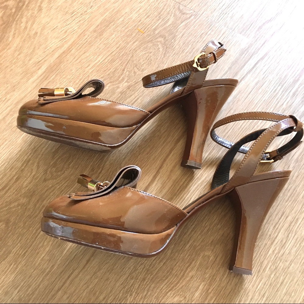 Burberry patent leather tassels slides - Picture 4 of 8